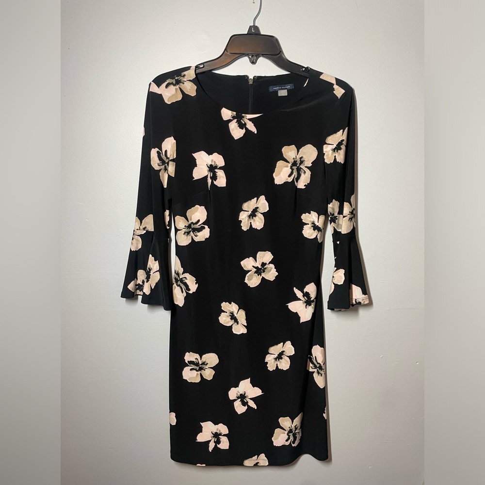 Tommy Hilfiger dress size 2. STUNNING! Great condition! 🖤🌸🤍
